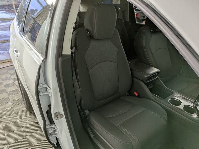 Used 2017 Chevrolet Traverse LT image 27