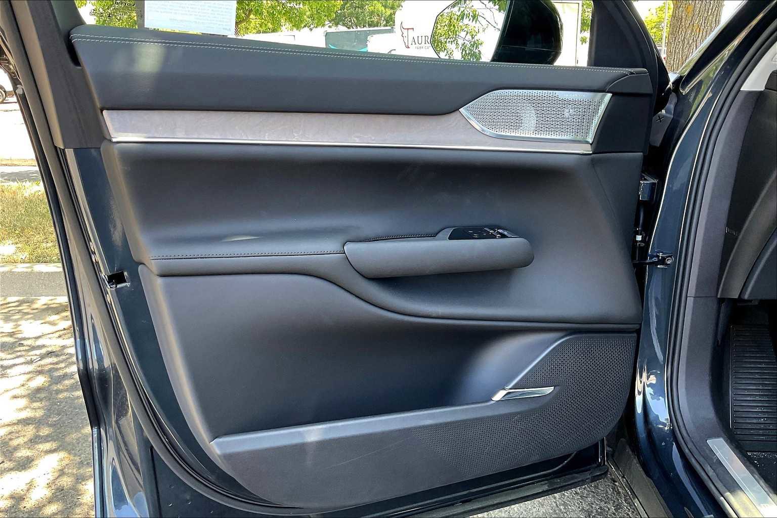 New 2025 Volvo EX90 Ultra image 24