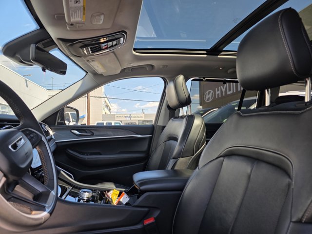 Used 2022 Jeep Grand Cherokee Limited 4xe w/ Luxury Tech Group II image 5