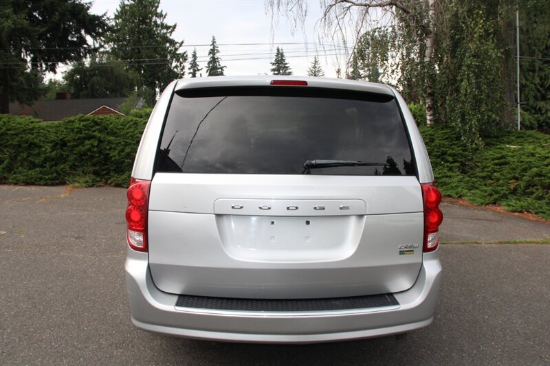 Used 2012 Dodge Grand Caravan Crew FWD image 10