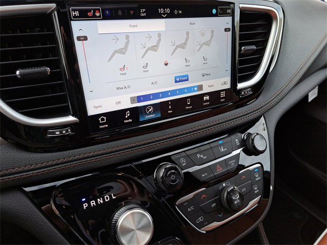 New 2026 Chrysler Pacifica Pinnacle w/ Trailer Tow Group image 7