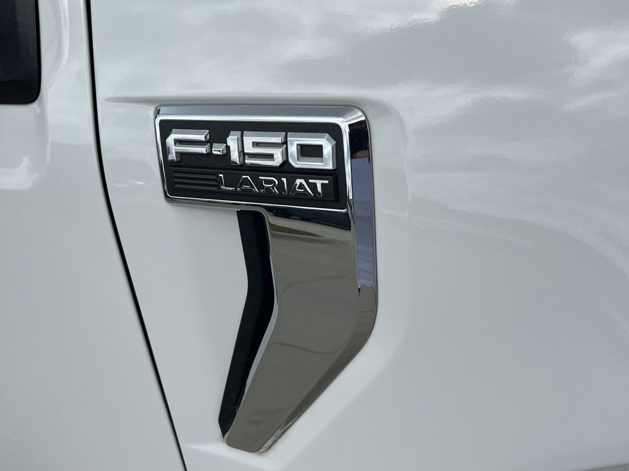 Used 2024 Ford F150 Lariat w/ Tow/Haul Package AWD/4WD image 8