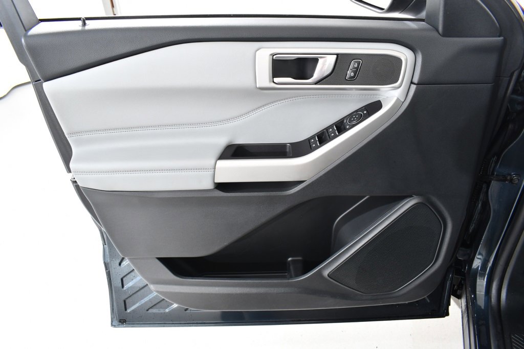 Used 2022 Ford Explorer XLT w/ Equipment Group 202A image 26