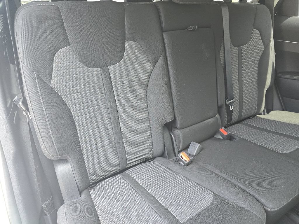 Used 2023 Kia Sorento LX AWD/4WD image 16