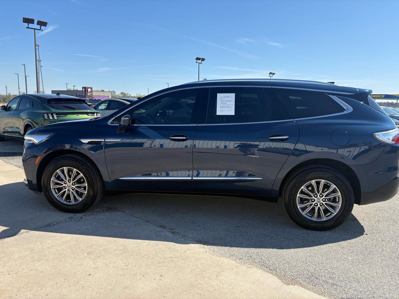 Used 2023 Buick Enclave Essence image 6