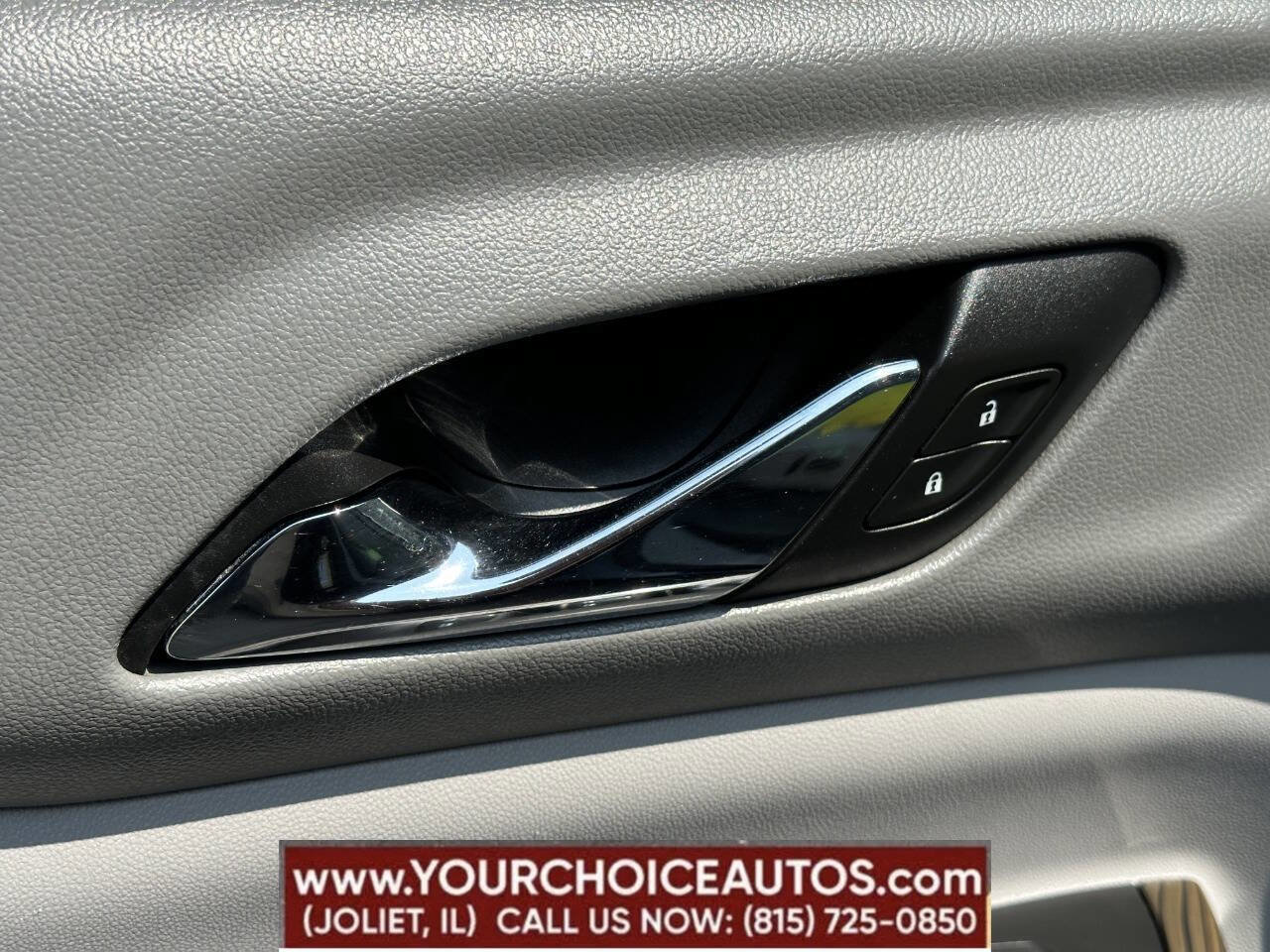 Used 2017 GMC Acadia SLE image 15