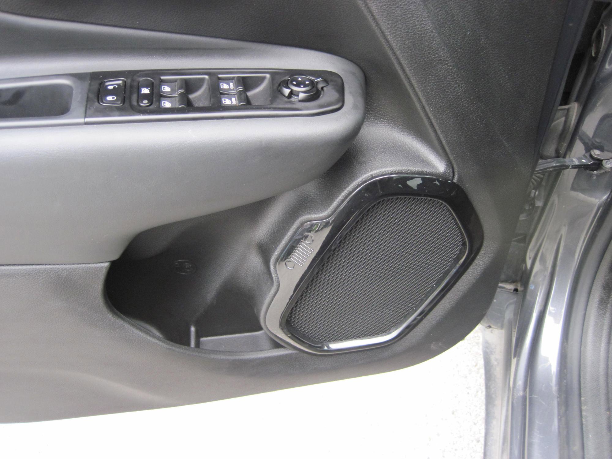 Used 2022 Jeep Renegade Altitude w/ Sun/Sound Group image 10