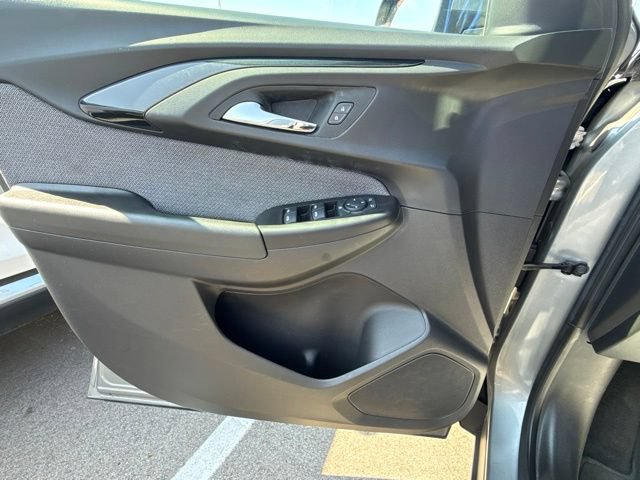 Used 2023 Chevrolet TrailBlazer LT w/ Convenience Package FWD image 14