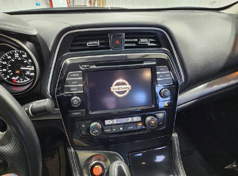 Used 2022 Nissan Maxima SV w/ Floor Mat Group FWD image 14