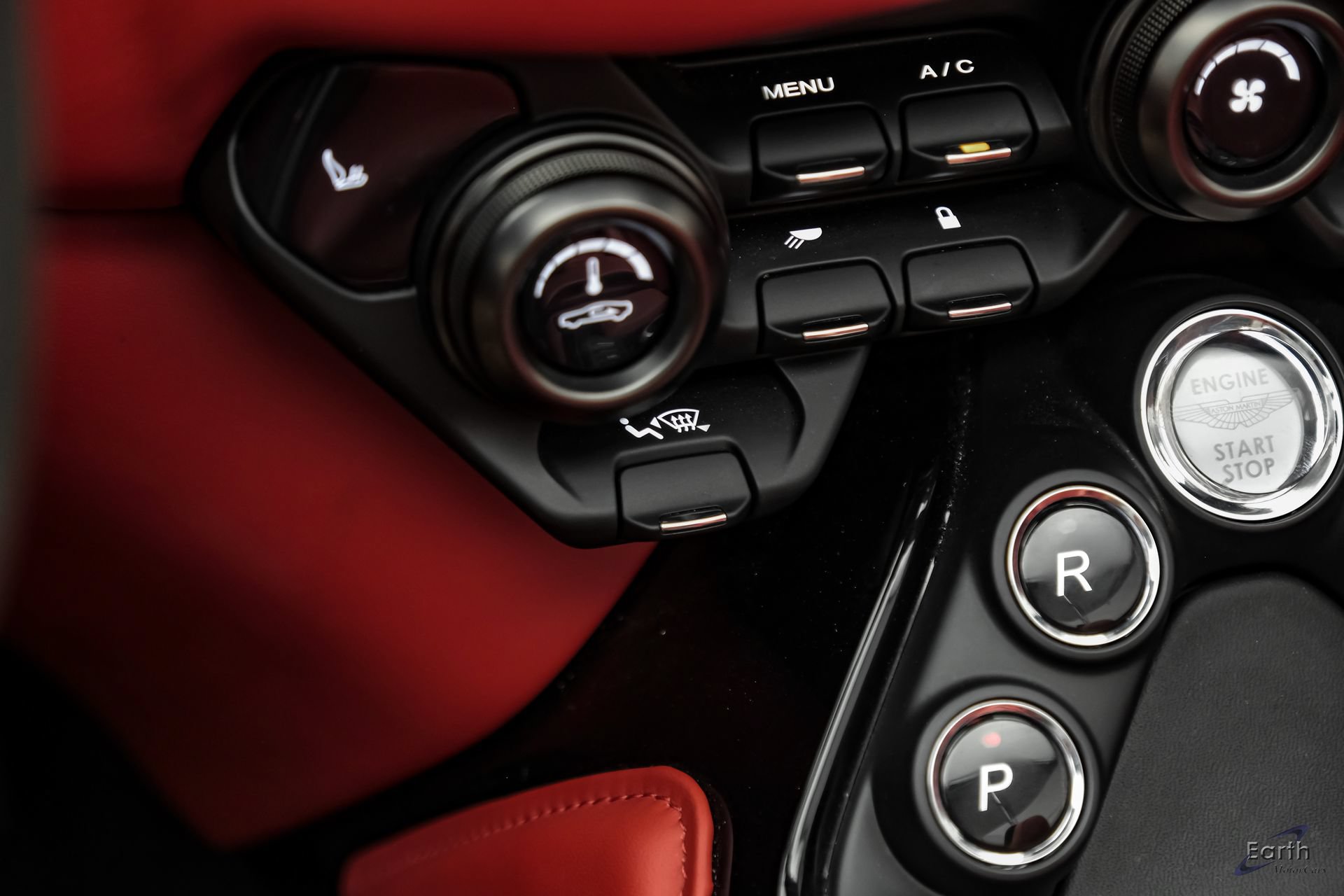 Used 2022 Aston Martin V8 Vantage Roadster RWD image 73