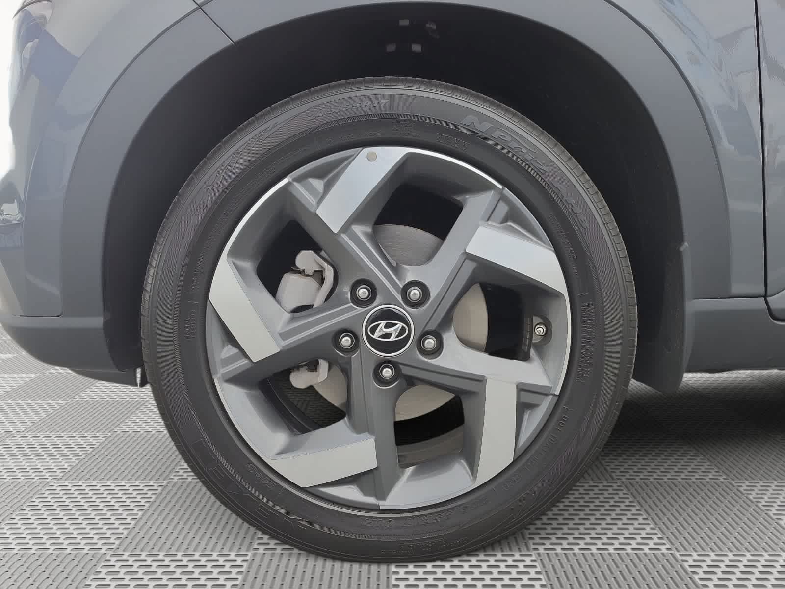 Used 2025 Hyundai Venue SEL FWD image 14