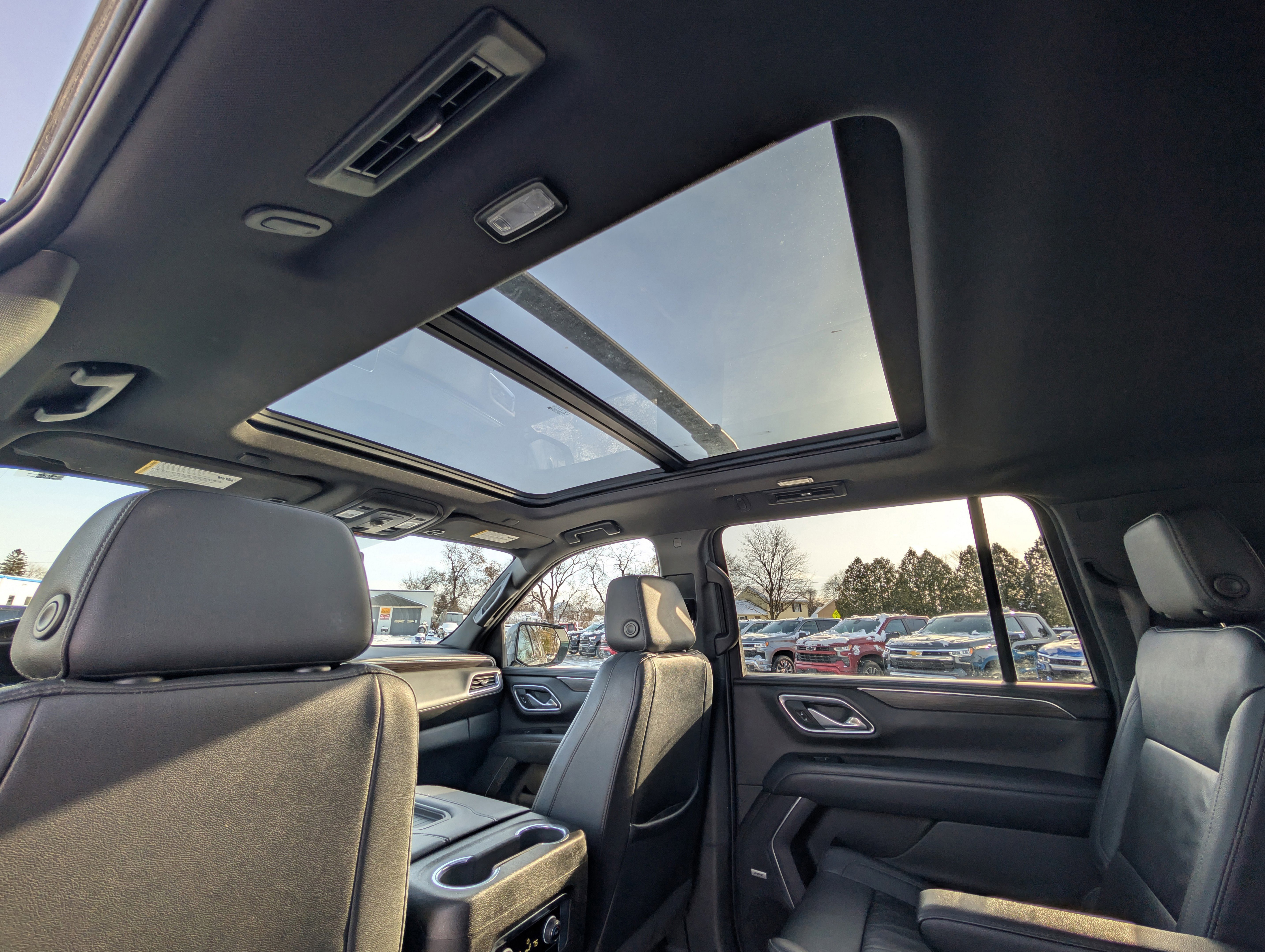 Used 2021 Chevrolet Suburban Z71 image 37