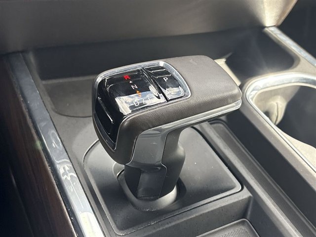 Used 2023 GMC Sierra 1500 SLT w/ SLT Premium Package image 16