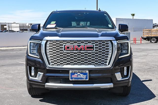 Used 2023 GMC Yukon XL Denali w/ Advanced Technology Package image 2