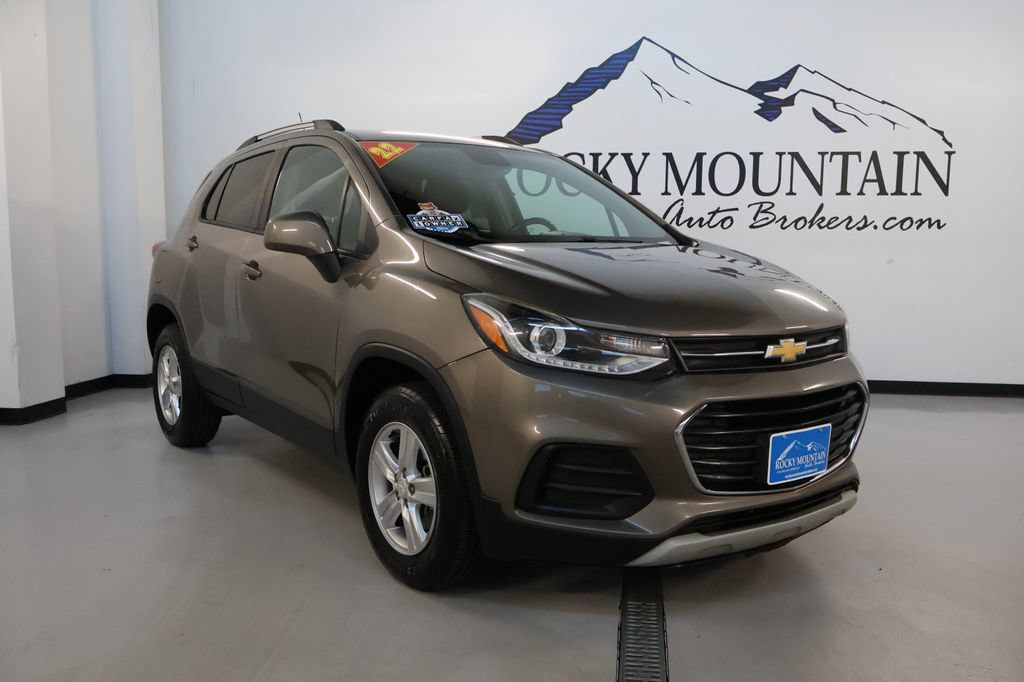 Used 2022 Chevrolet Trax LT w/ Driver Confidence Package AWD/4WD image 1