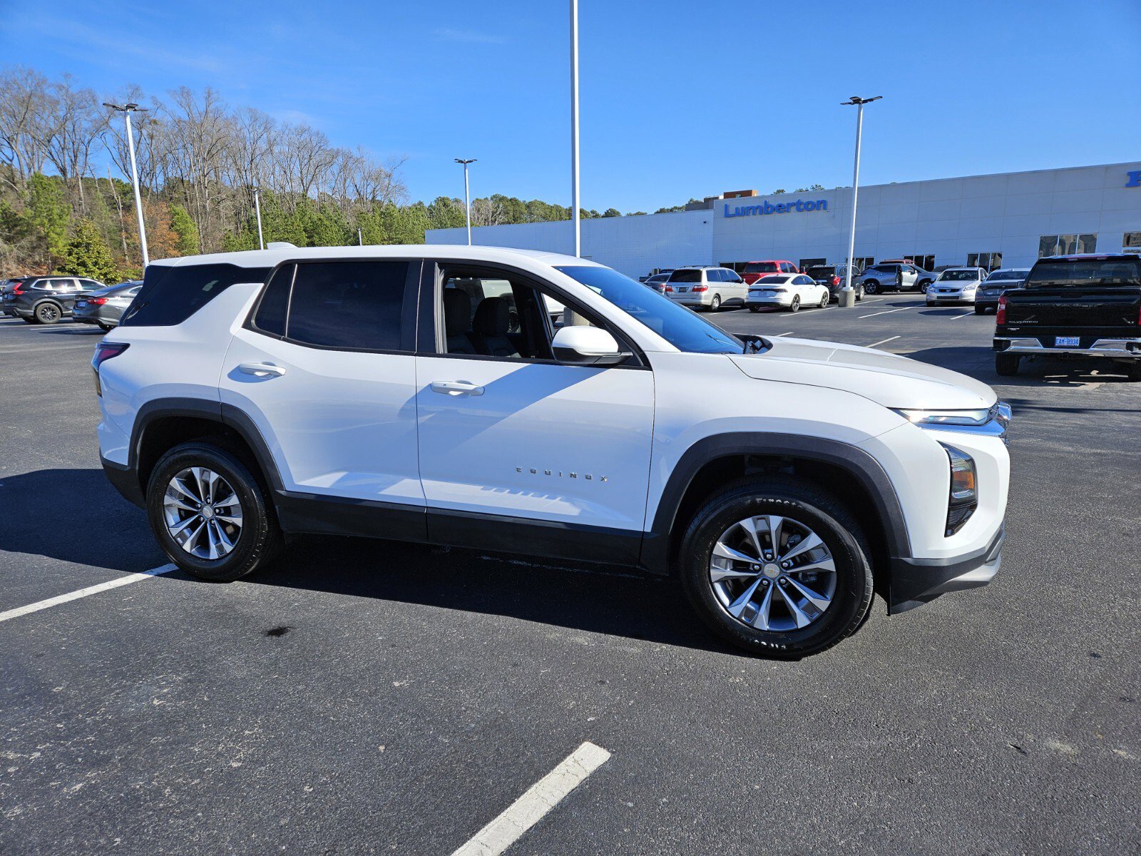 Used 2025 Chevrolet Equinox LT image 1