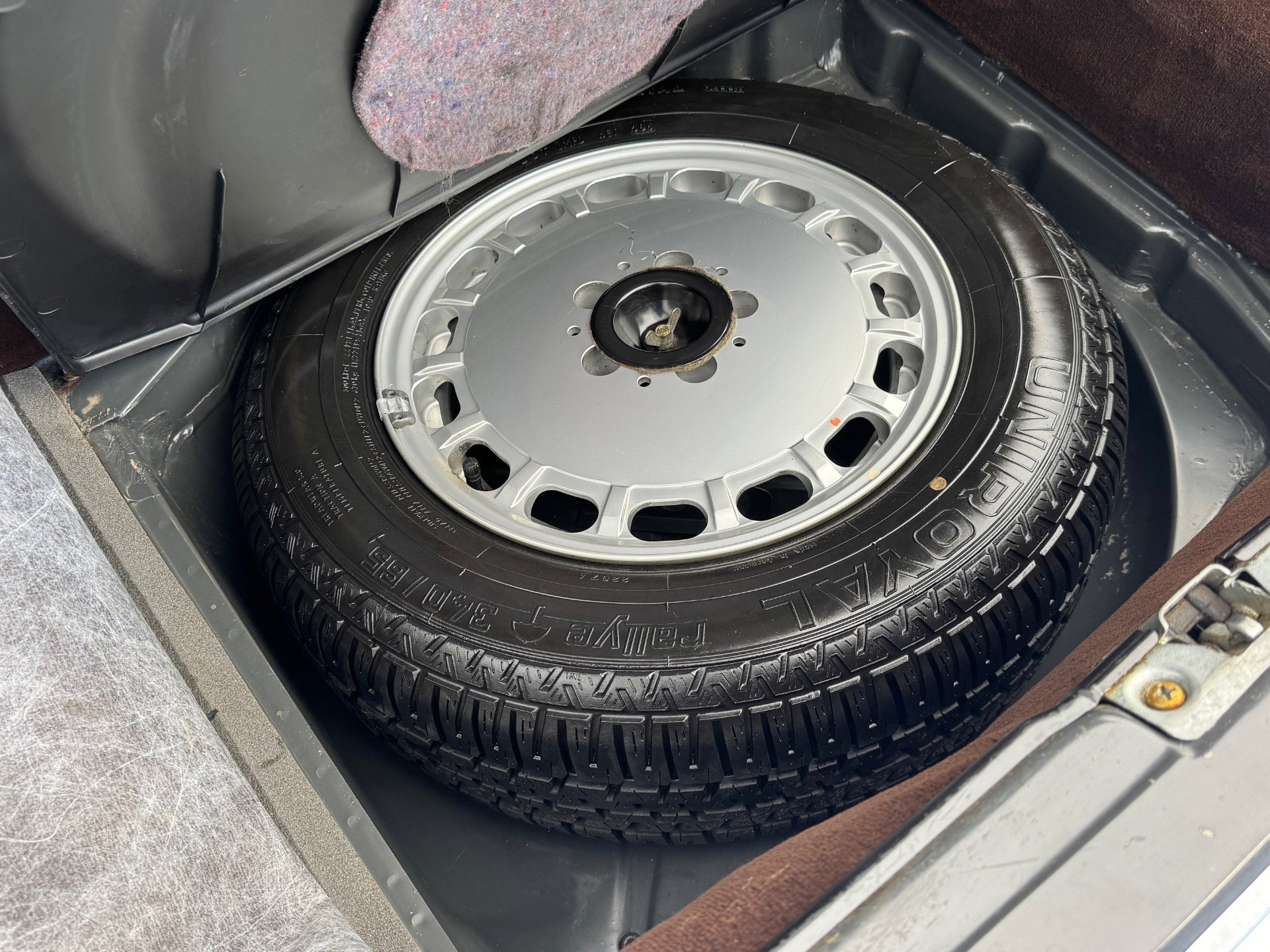 Used 1987 Mercedes-Benz 560 SL image 21