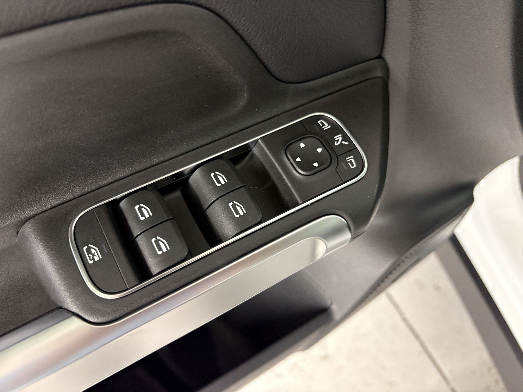 Certified 2026 Mercedes-Benz GLB 250 image 37