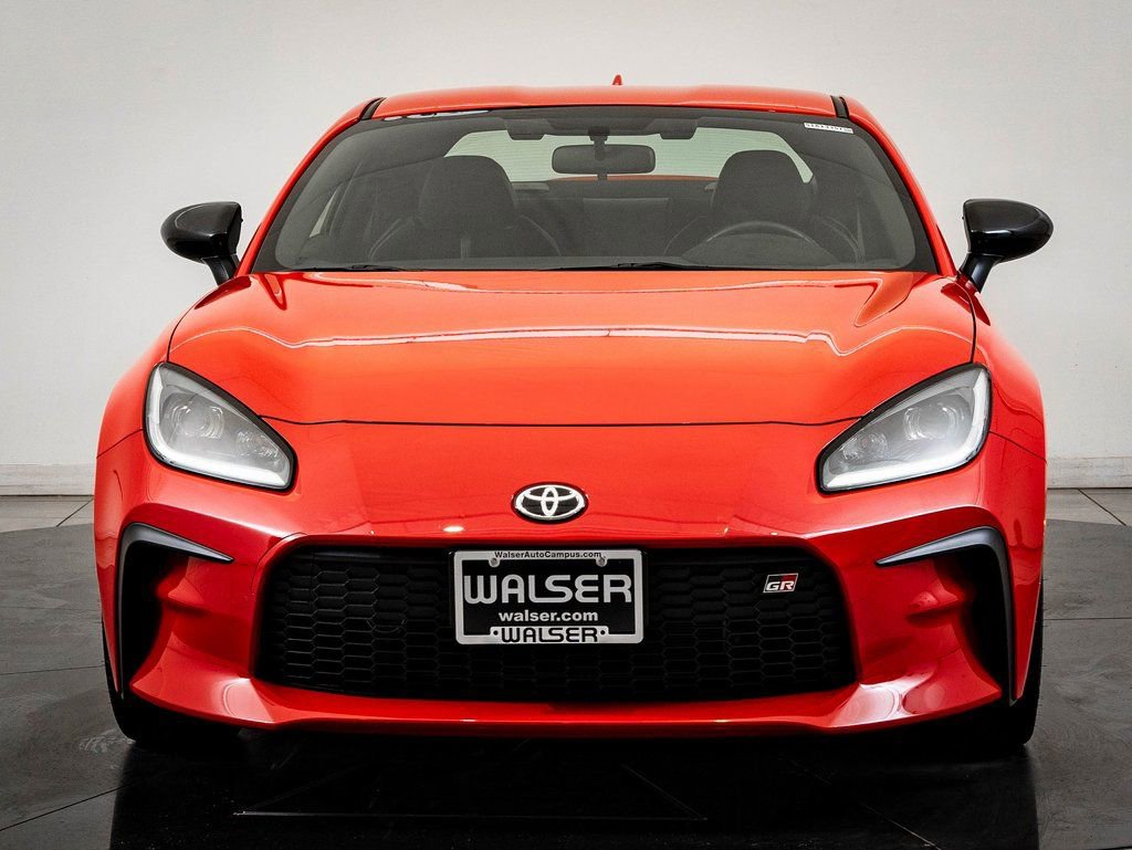 Used 2024 Toyota GR86 Premium image 2