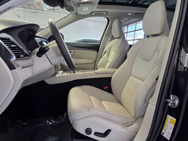 Certified 2025 Volvo XC90 B5 Plus w/ Protection Package Premier AWD/4WD image 9