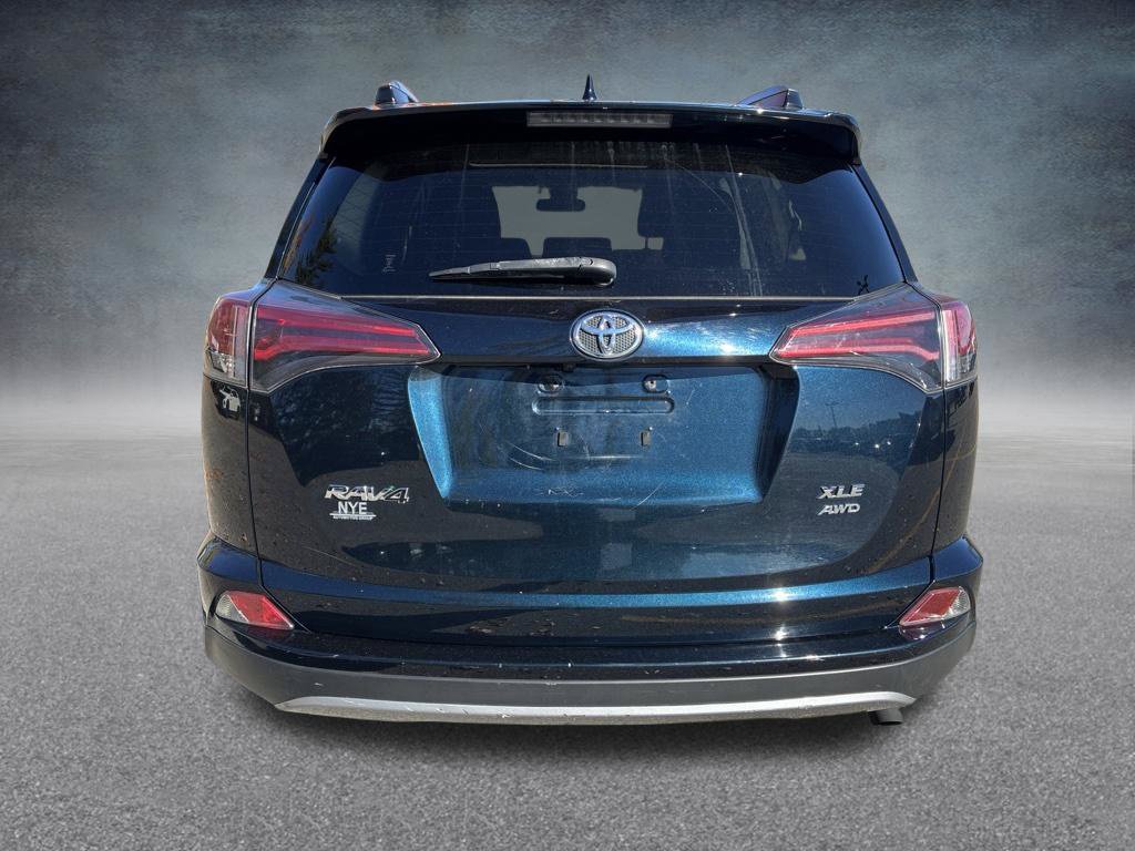 Used 2018 Toyota RAV4 XLE w/ Plus Extra Value Package AWD/4WD image 4