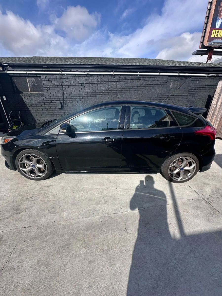 Used 2016 Ford Focus ST image 4