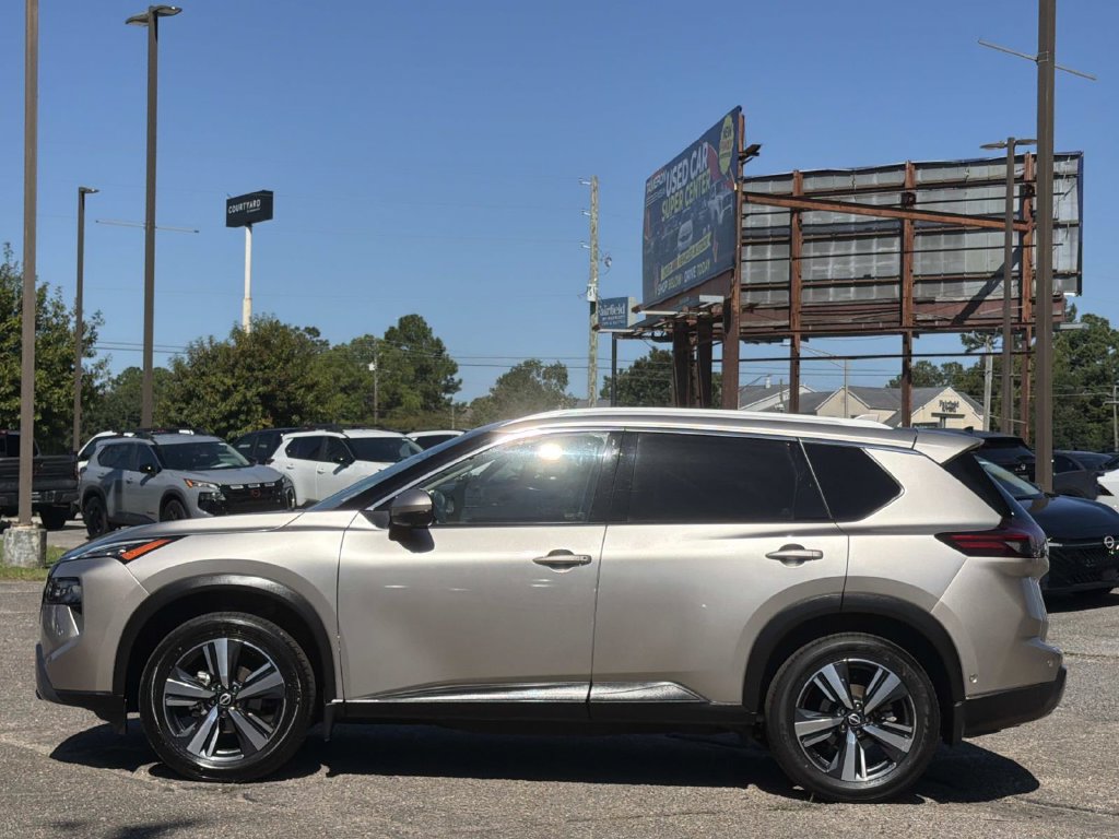 Used 2024 Nissan Rogue SL w/ SL Premium Package FWD image 8