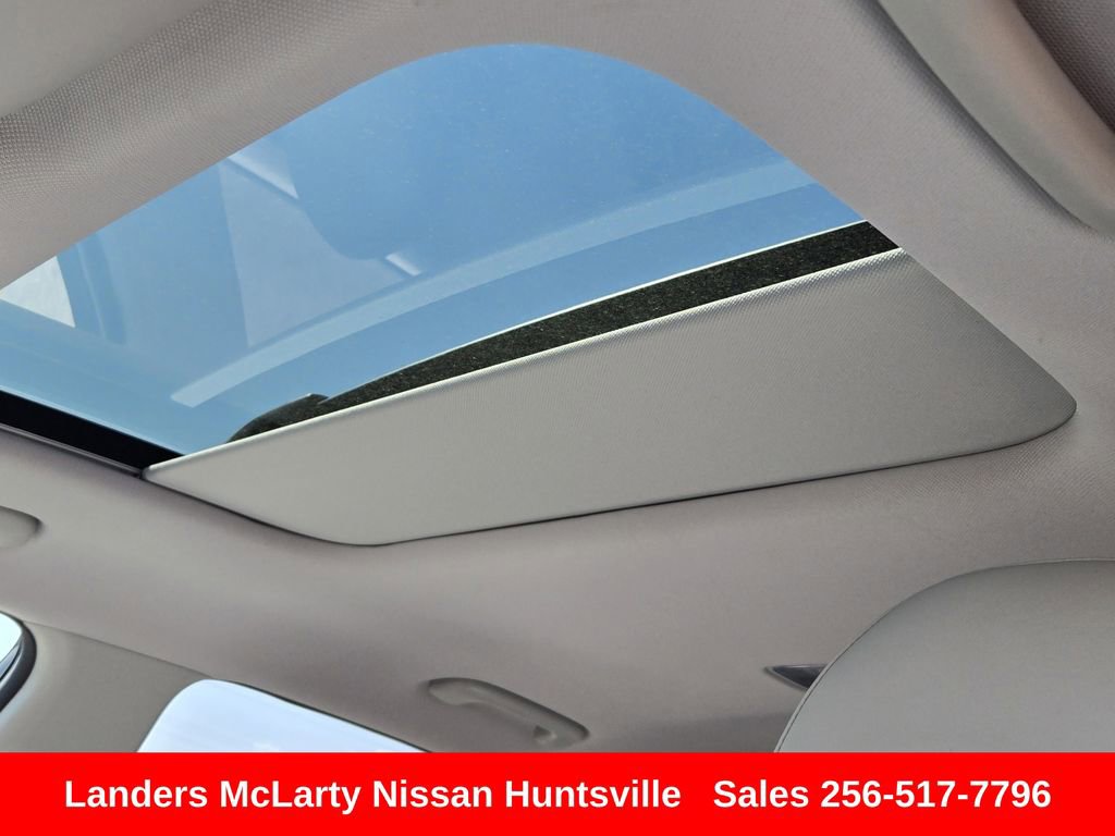 Used 2025 Hyundai Kona Limited image 18