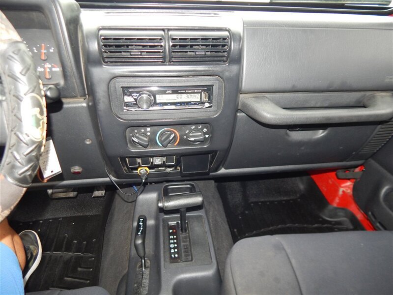 Used 2004 Jeep Wrangler X AWD/4WD image 33