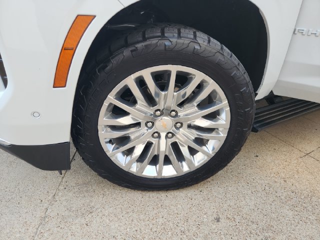 Used 2026 Chevrolet Tahoe High Country AWD/4WD image 9