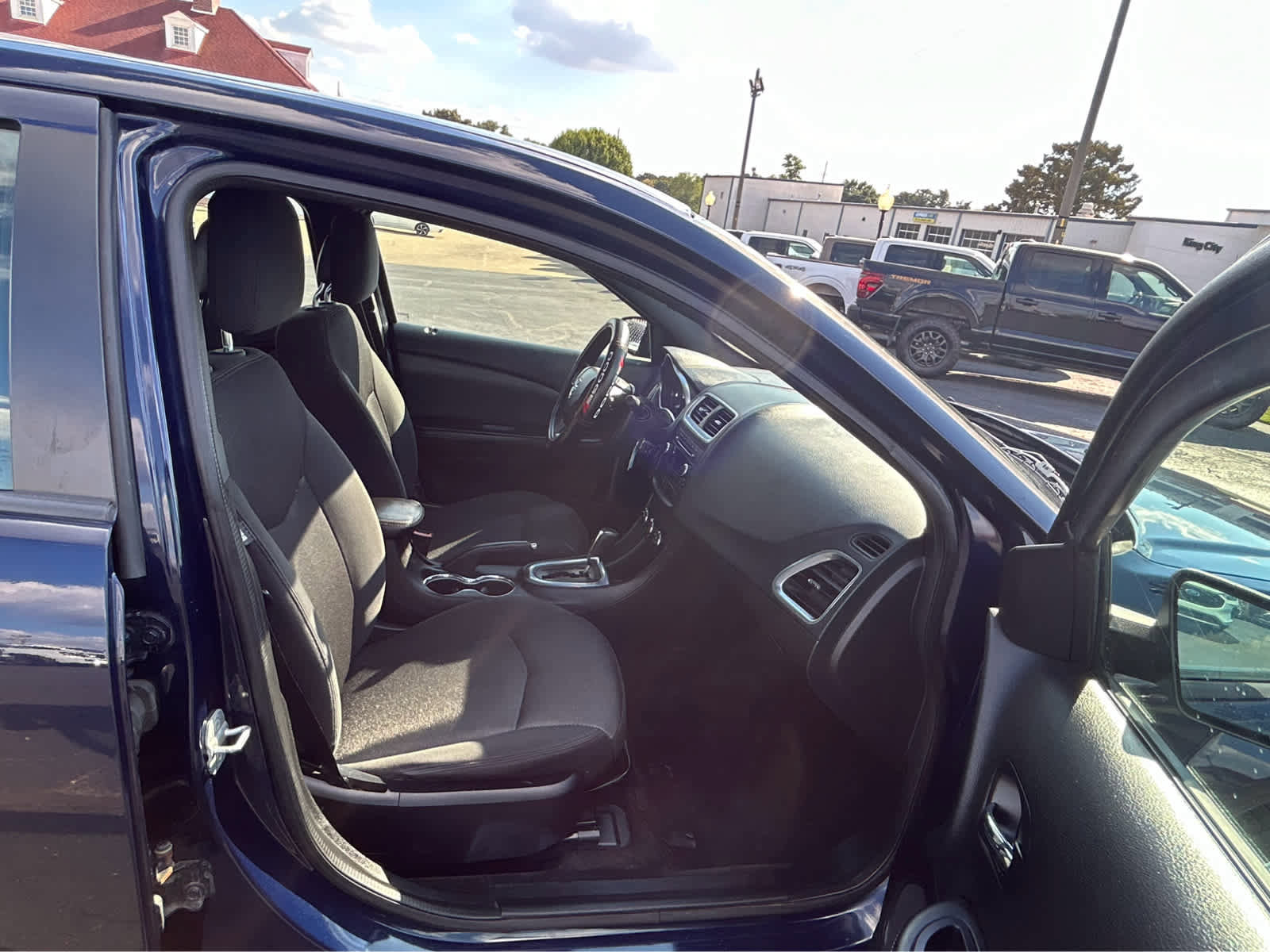 Used 2013 Dodge Avenger SE image 11