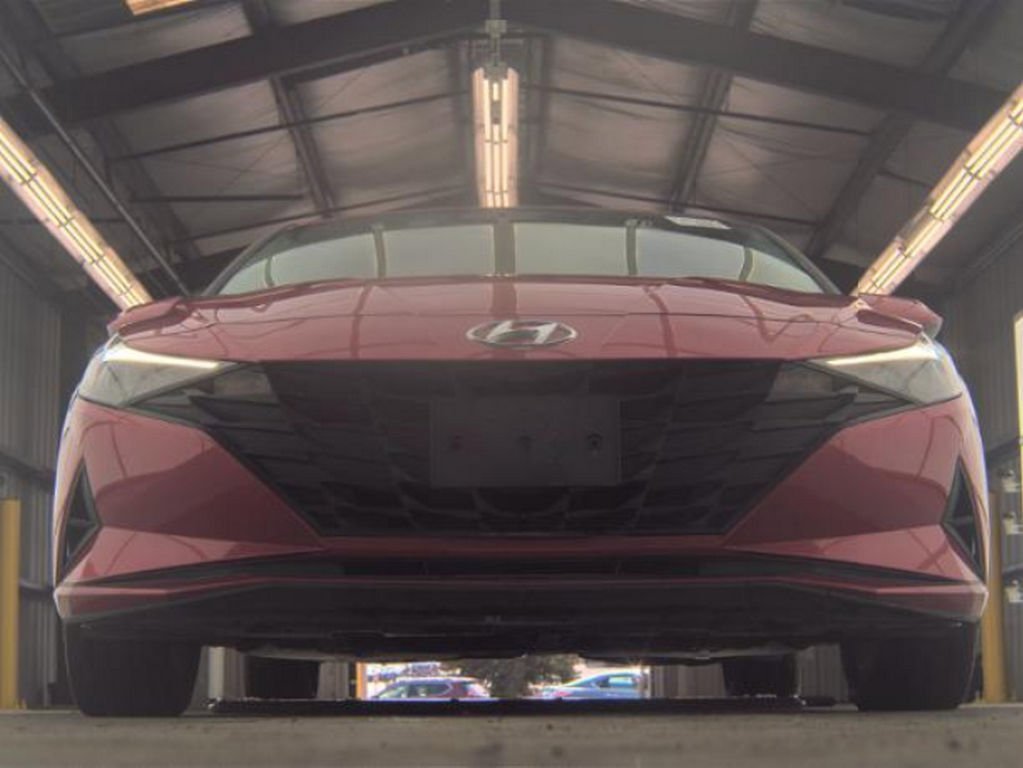 Used 2023 Hyundai Elantra SEL image 3
