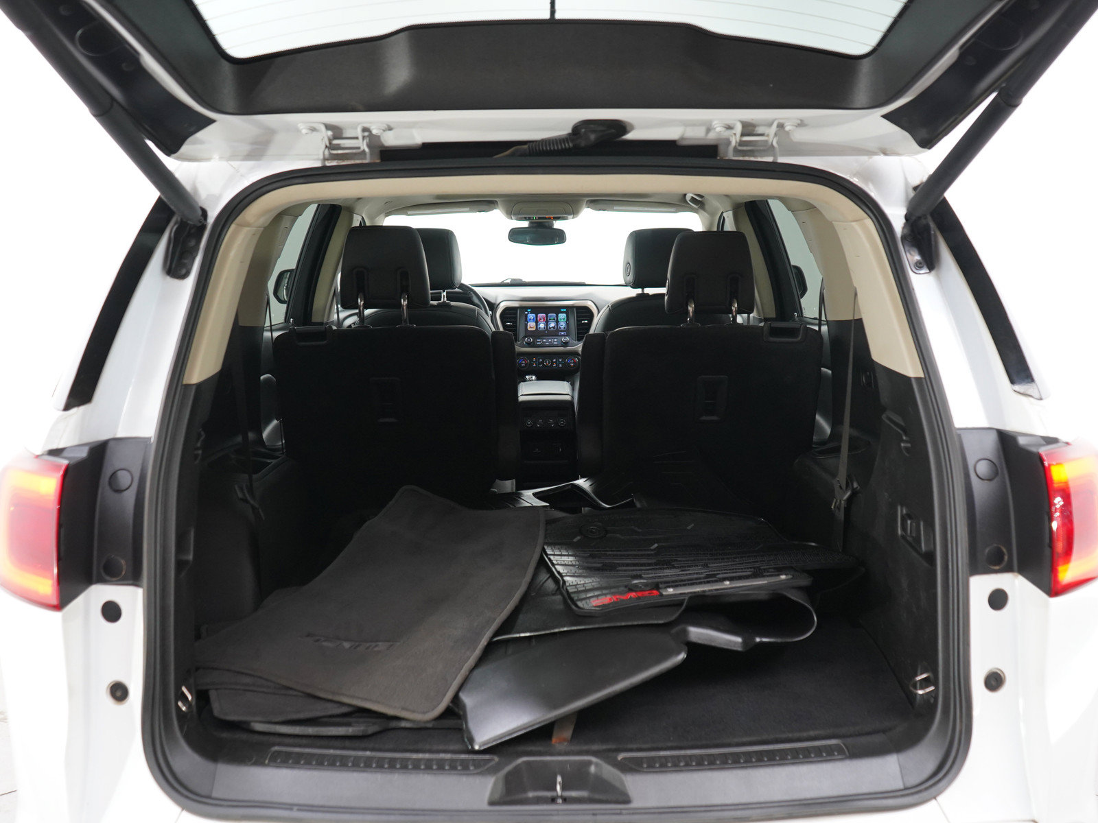 Used 2018 GMC Acadia Denali w/ LPO, Protection Package AWD/4WD image 17