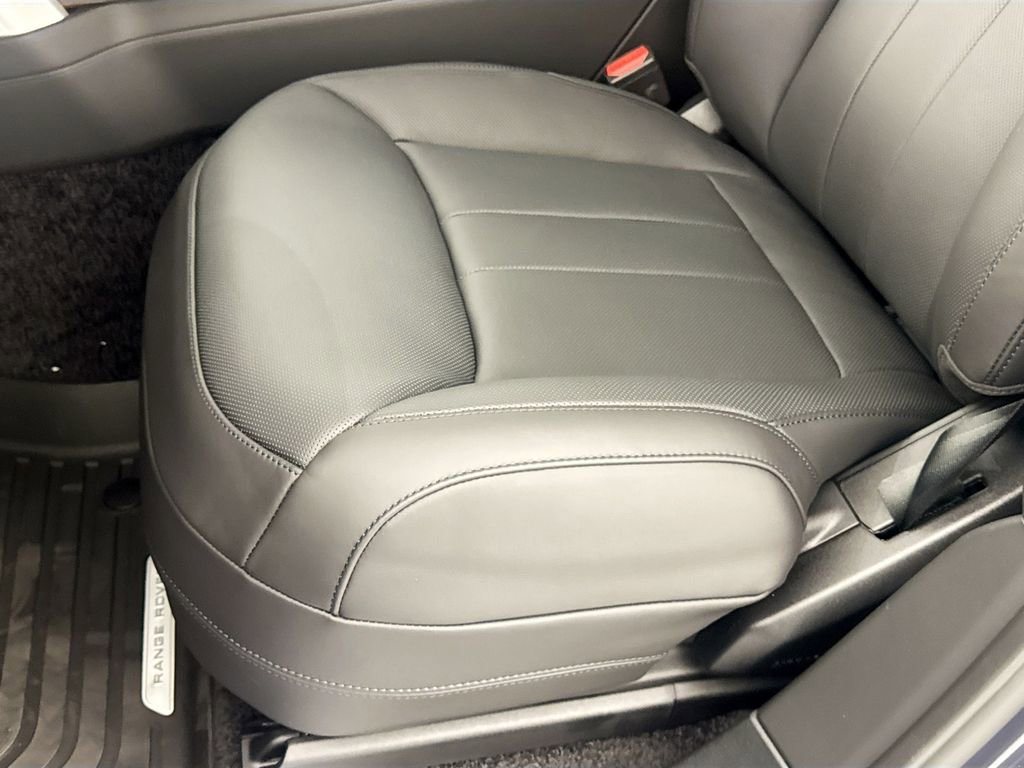 New 2026 Land Rover Range Rover SE image 19