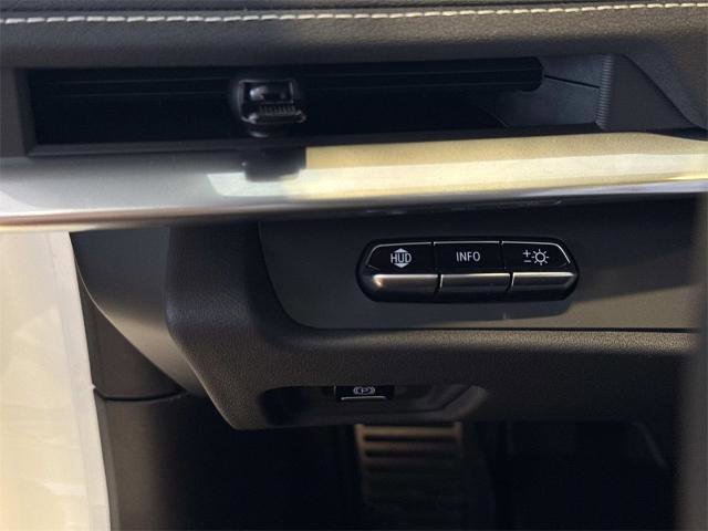 New 2025 Chevrolet Corvette E-Ray image 15