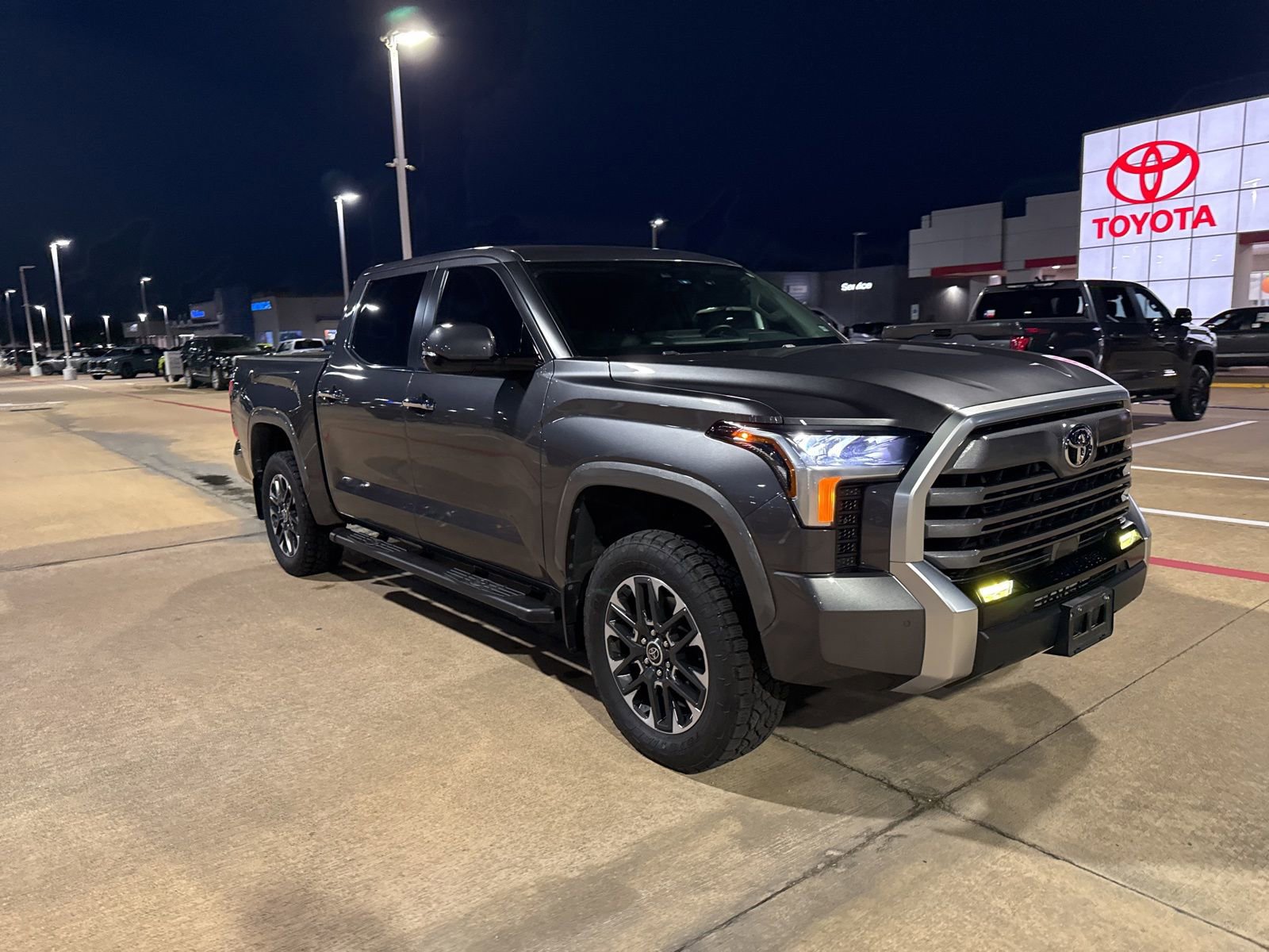 Used 2024 Toyota Tundra Limited w/ Power Package image 6