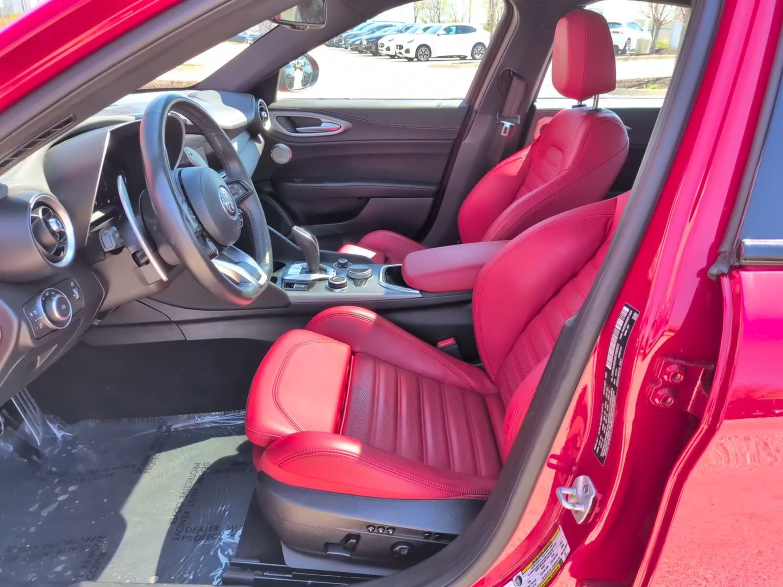 Used 2024 Alfa Romeo Giulia Veloce image 25