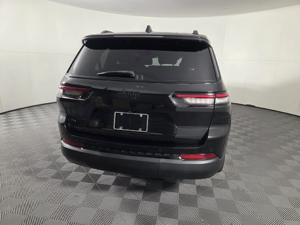 Used 2022 Jeep Grand Cherokee L Laredo RWD image 6
