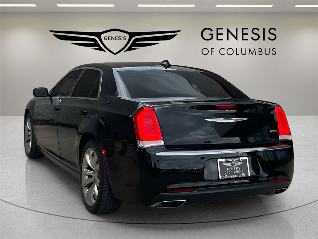 Used 2017 Chrysler 300 Limited image 2