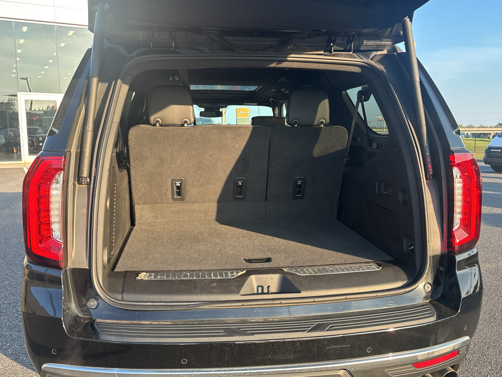 Used 2024 GMC Yukon XL Denali RWD image 9
