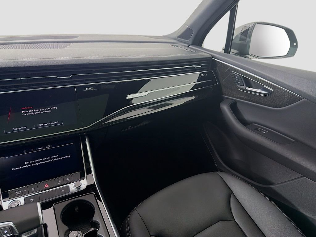 Certified 2025 Audi Q7 2.0T Premium w/ Convenience Plus Package image 26