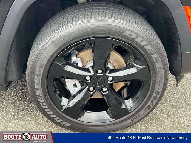 Used 2023 Jeep Grand Cherokee Altitude AWD/4WD image 7