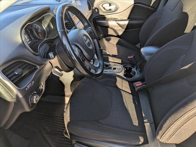 Used 2019 Jeep Cherokee Latitude w/ Cold Weather Group image 15