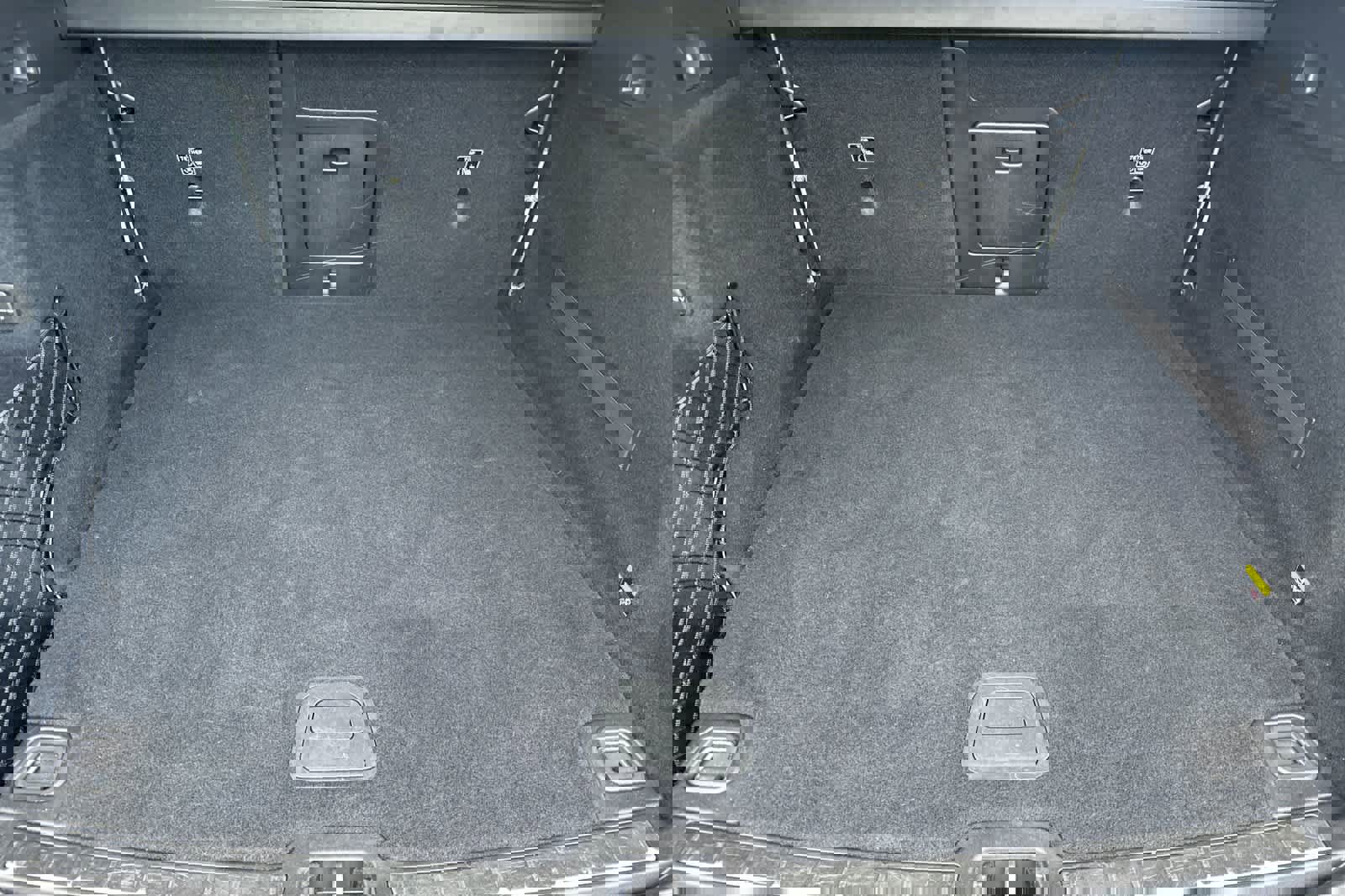 Used 2019 Volvo XC60 T5 R-Design image 17