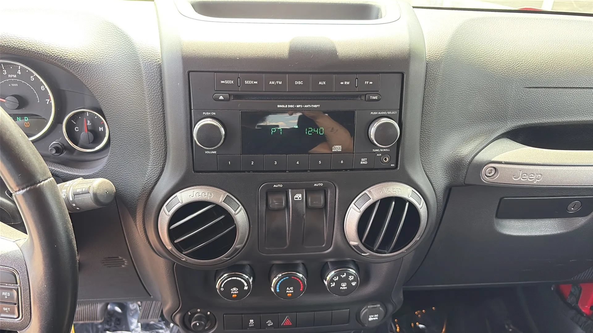 Used 2014 Jeep Wrangler Sport w/ Quick Order Package 24S AWD/4WD image 9