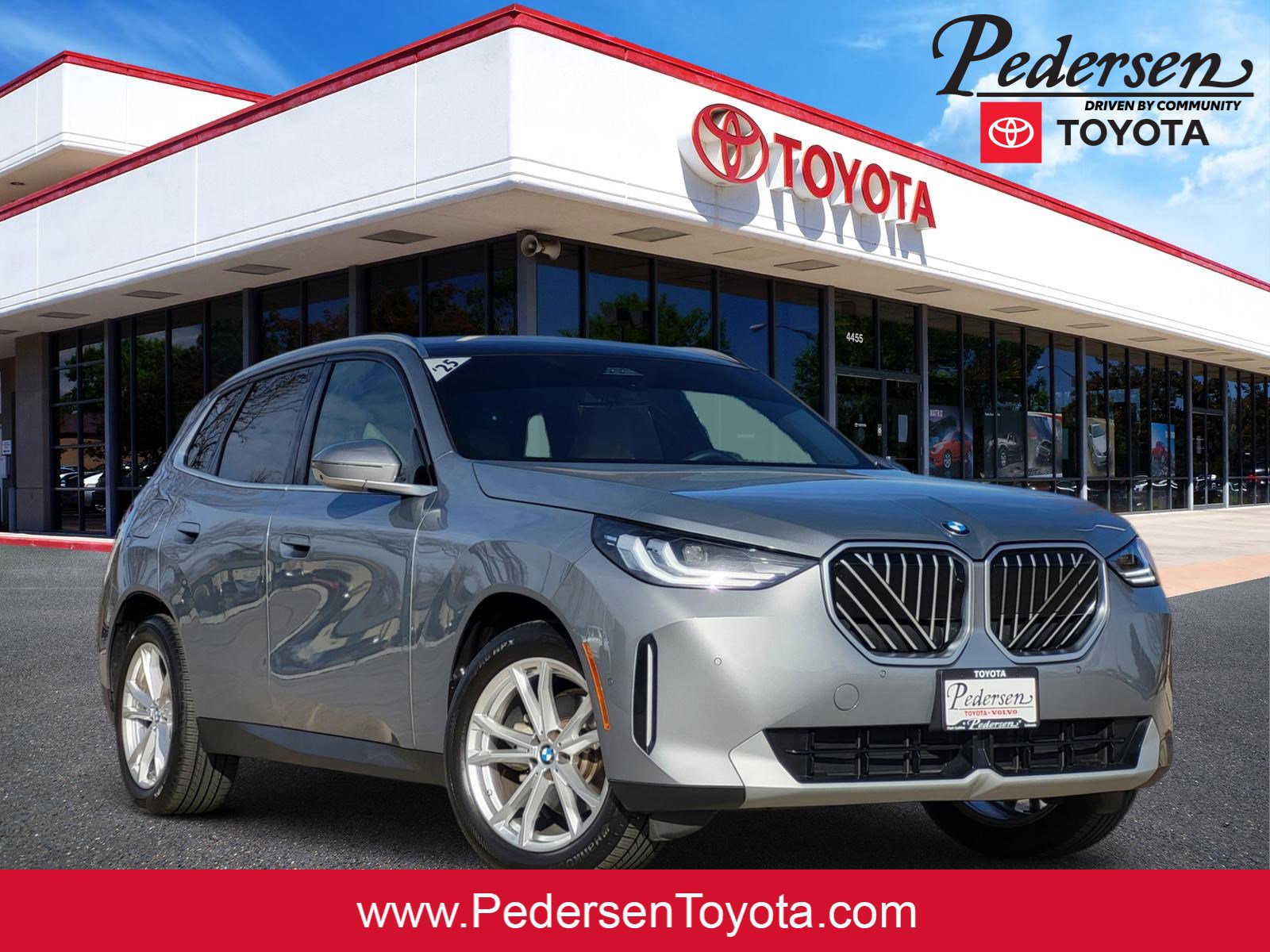 Used 2025 BMW X3 xDrive30i w/ Premium Package image 1