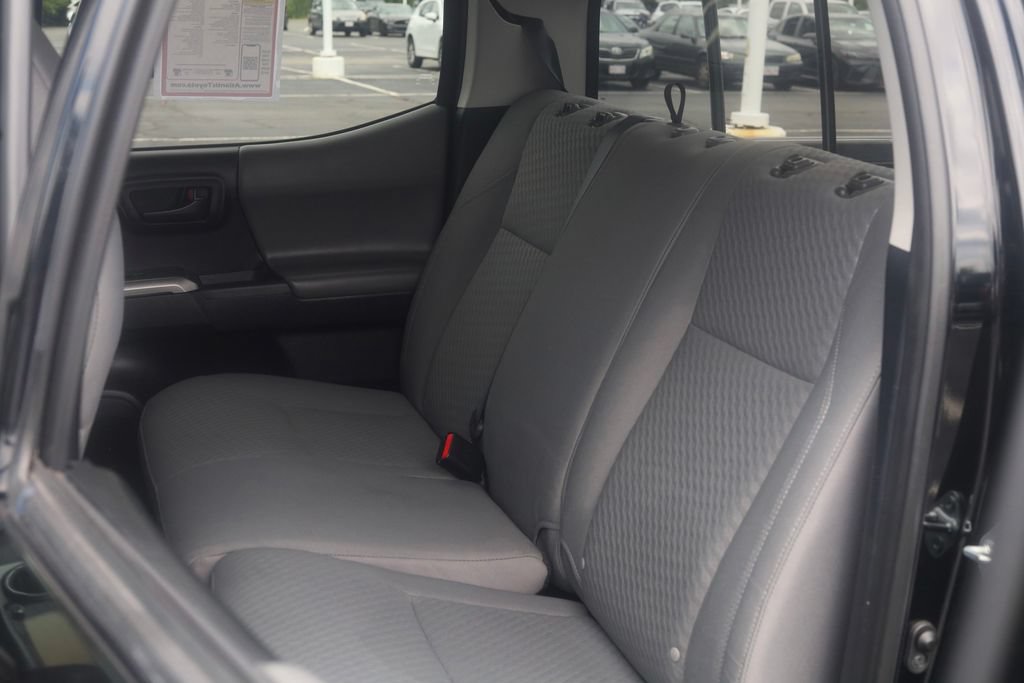 Certified 2021 Toyota Tacoma SR5 AWD/4WD image 25