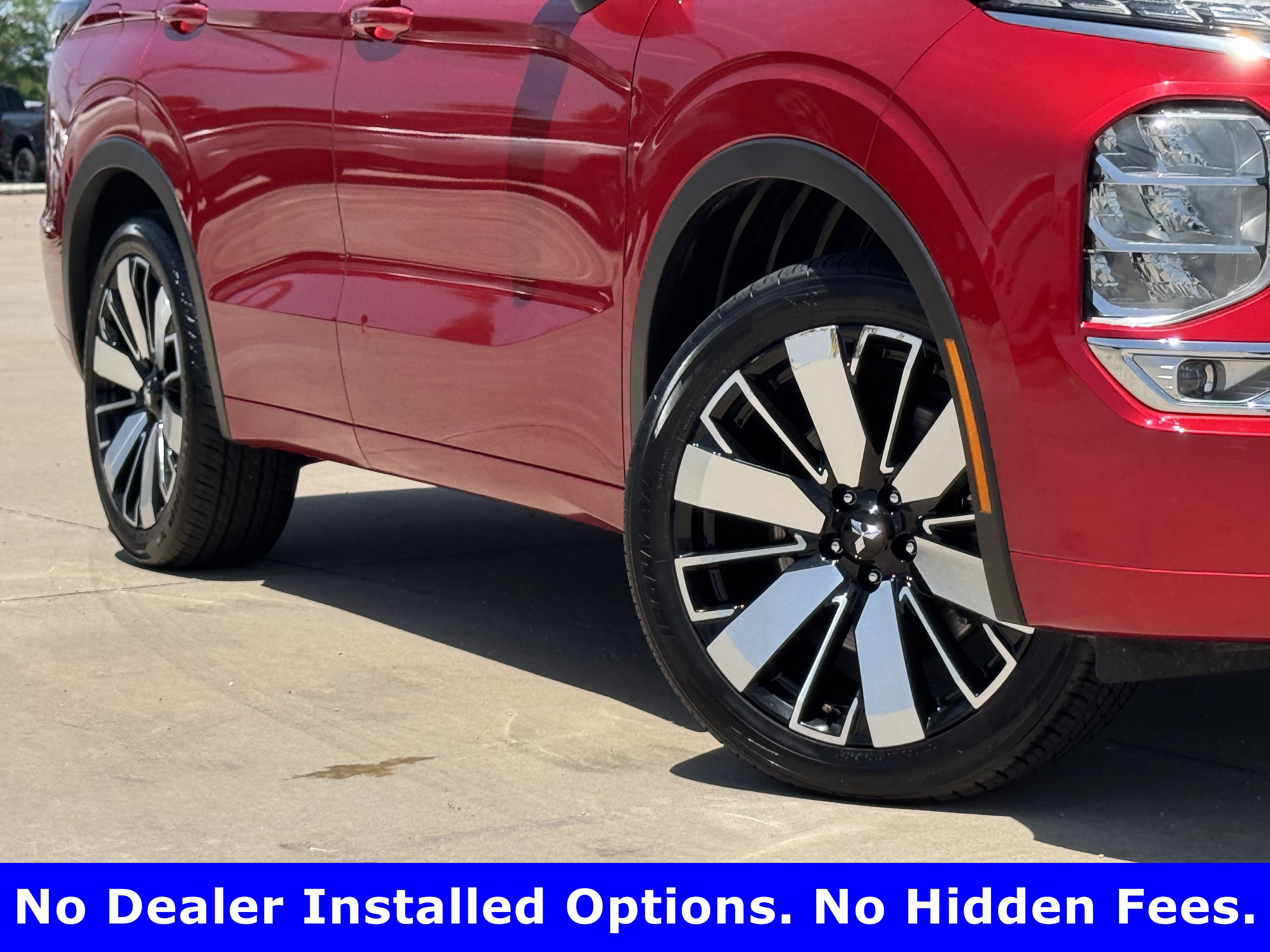 Used 2025 Mitsubishi Outlander SEL AWD/4WD image 3