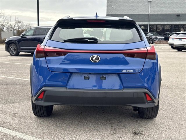 Certified 2022 Lexus UX 200 w/ Accessory Package (Z2) image 6