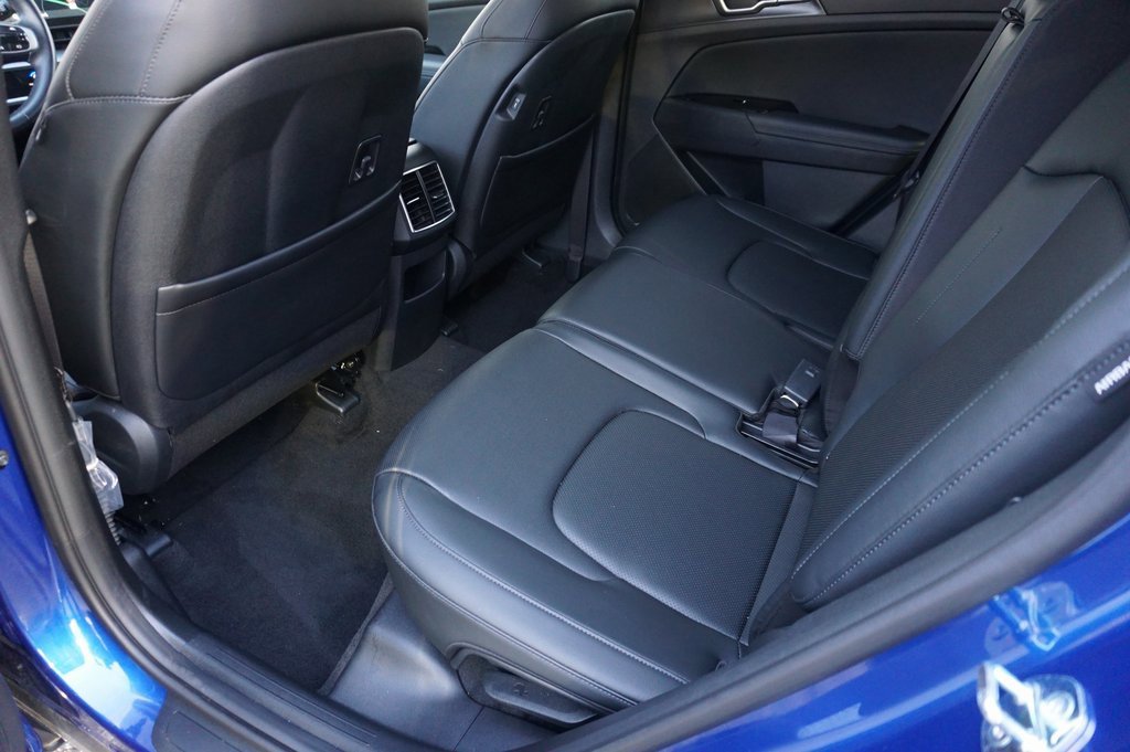 Used 2025 Kia Sportage EX image 27